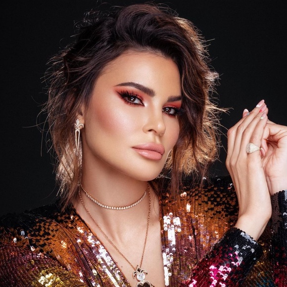 🌟LE🌟MAC Travel Exclusive Eyeshadow x 8- 18k Rose Gold - Picture 10 of 15